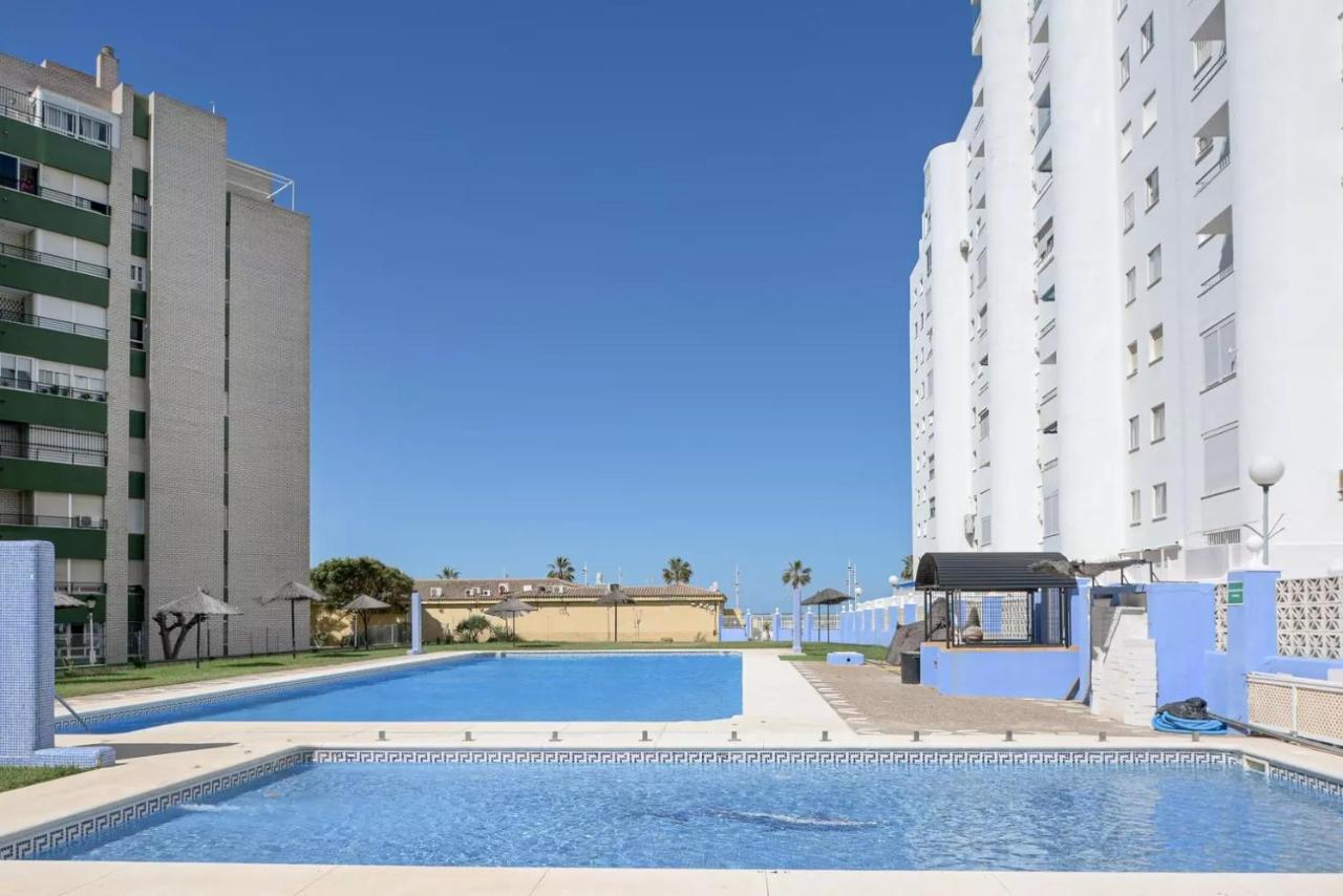 Valdelagrana: primera línea de playa. El Puerto de Santa Maria Exterior foto